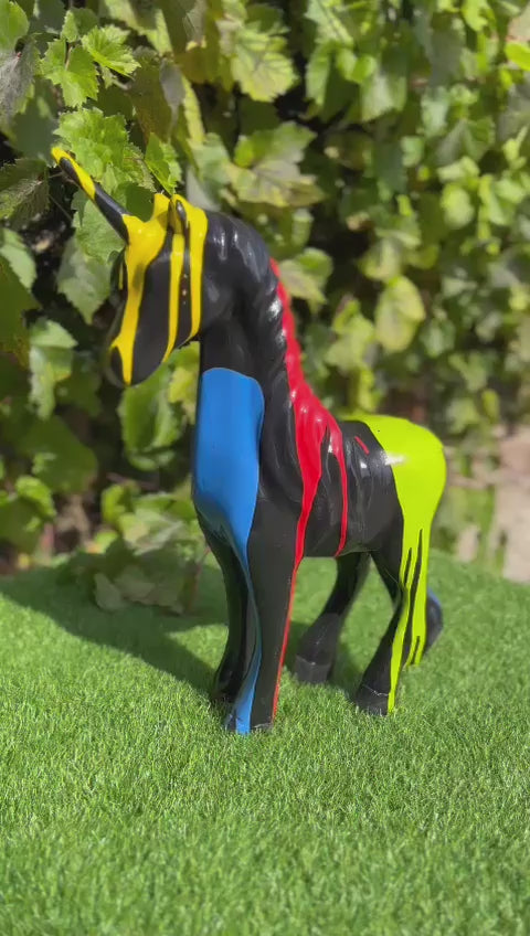 Statue Cheval Licorne Animaux Resine - 50cm - Multi Coulure Noir