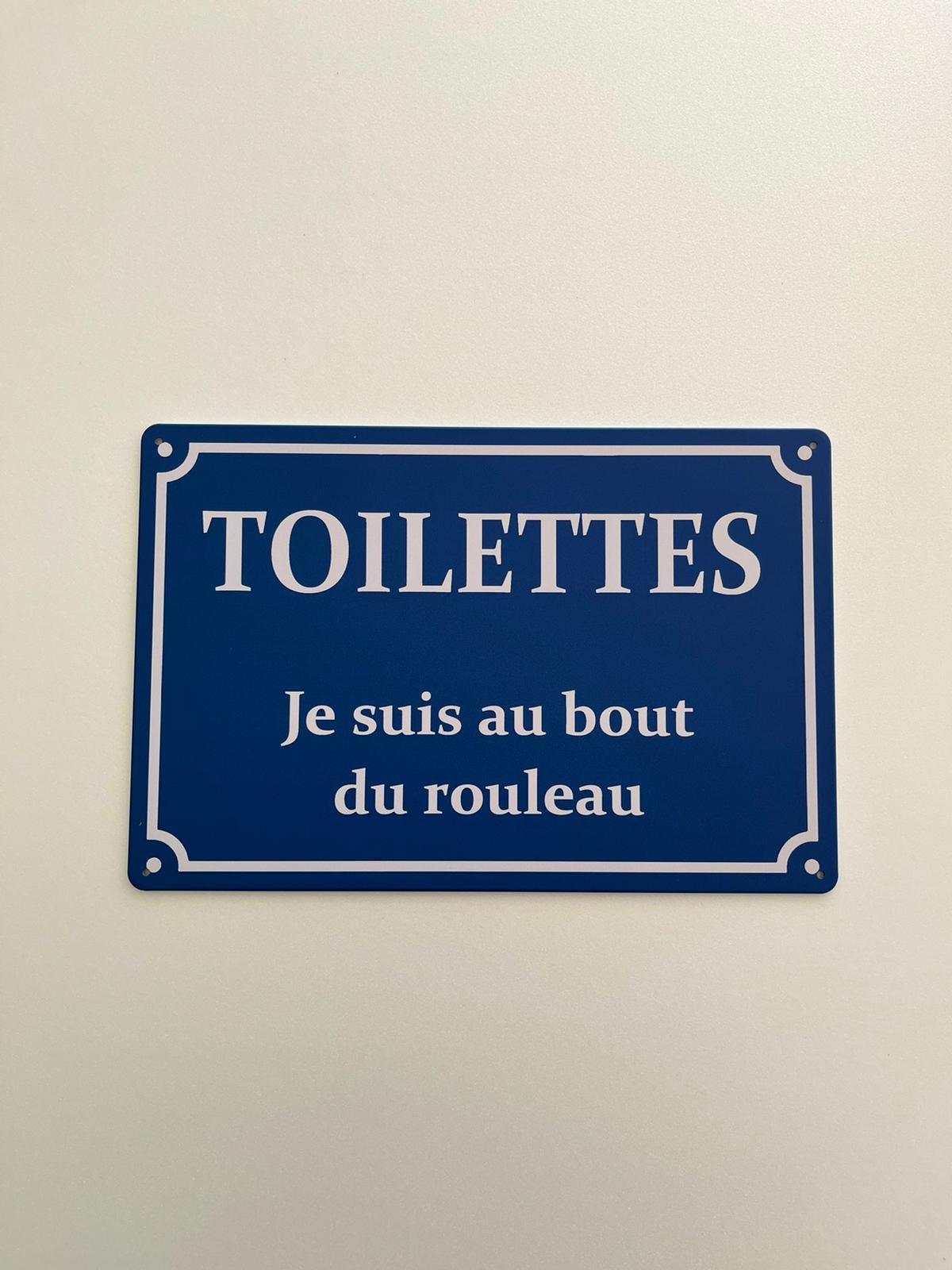 PLAQUE MÉTAL RUE TOILETTE 30X20 CM - PLAQUE DECORATIVE - ANIMAUX-RESINE.FR